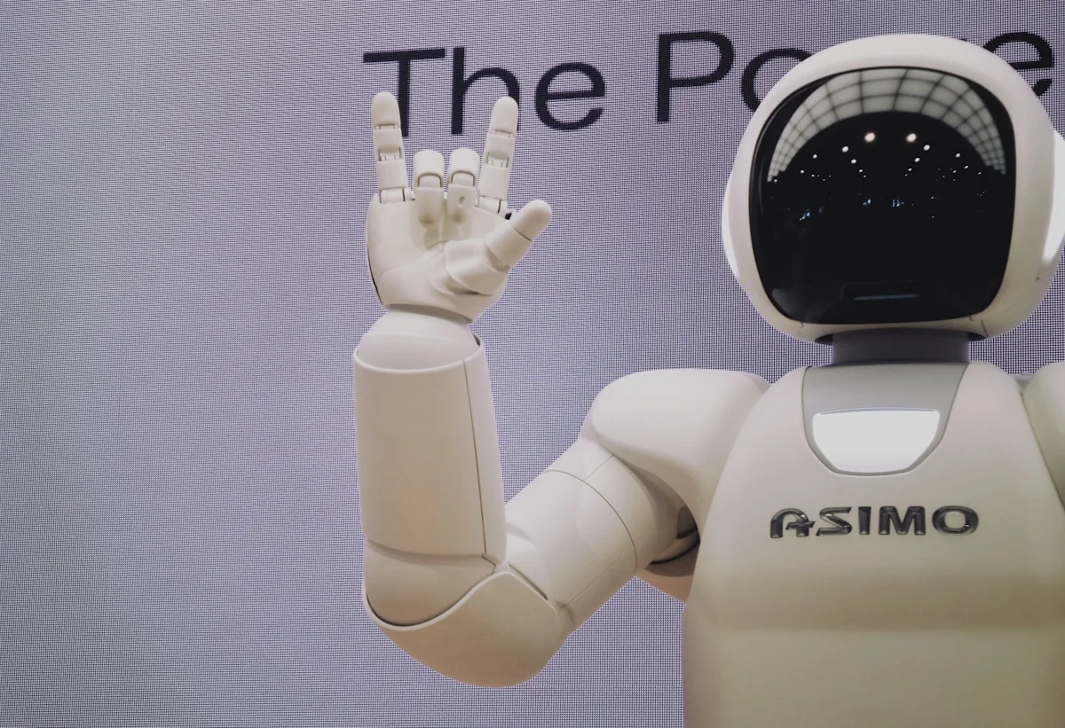 AI Avatare 2026 fuer Schweizer Corporate Communications — Synthesia, HeyGen, D-ID, Hour One und Tavus orchestriert von INANNA